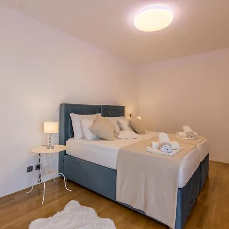 Seaview&jacuzzi 2br *