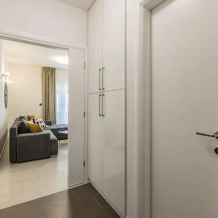 Apartment Seaview&jacuzzi 2br *