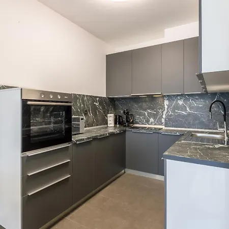 Seaview&jacuzzi 2br * Split