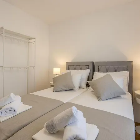 Seaview&jacuzzi 2br Split