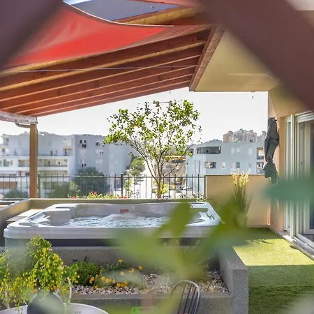 Seaview&jacuzzi 2br