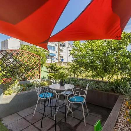 Seaview&jacuzzi 2br Split