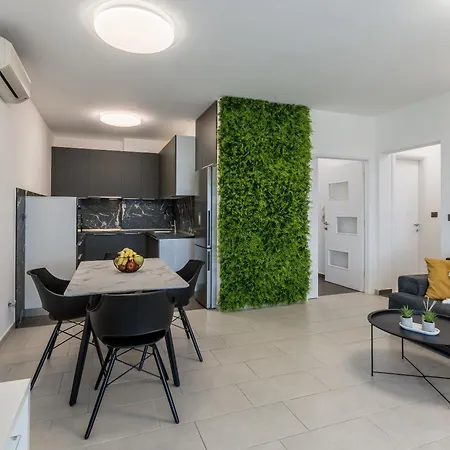 Apartment Seaview&jacuzzi 2br *