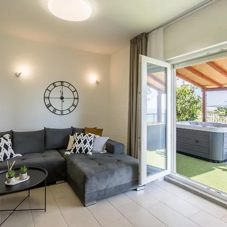 Seaview&jacuzzi 2br Apartment *
