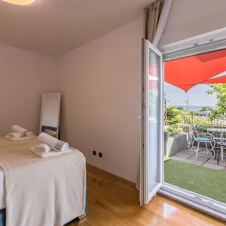 Apartment Seaview&jacuzzi 2br