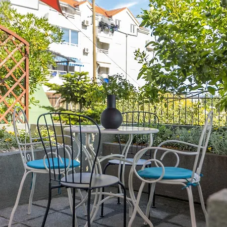 Seaview&jacuzzi 2br Split